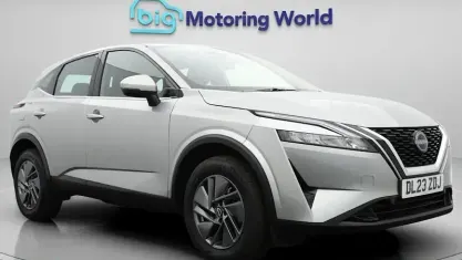Used Nissan Qashqai Acenta Premium 140 HP (102 kW) 2023 Silver SUV