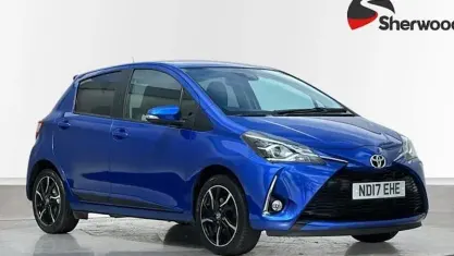 Used Toyota Yaris Design 111 HP (81 kW) 2017 Blue Hatchback