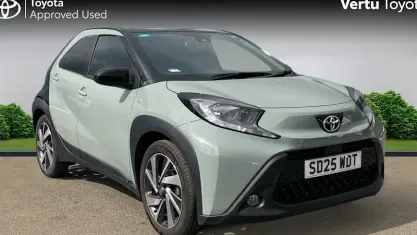 Used Toyota Aygo X 72 HP (52 kW) 2025 Green SUV
