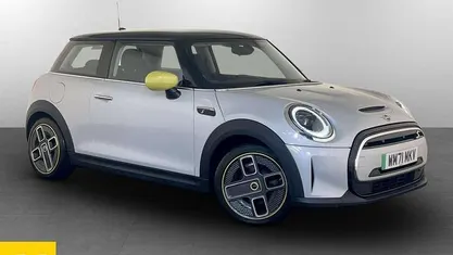 Used Mini Cooper Level 1 135 kW (184 HP) 2023 Hatchback