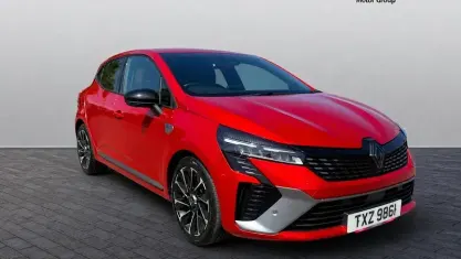 Used Renault Clio Esprit Alpine 90 HP (66 kW) 2024 Red Hatchback