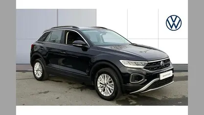 Used VW T-Roc Life 150 HP (110 kW) 2023 Black SUV