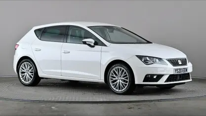 Used Seat Leon SE Dynamic 116 HP (85 kW) 2020 White Hatchback