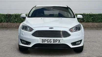 Used Ford Focus Titanium X 182 HP (133 kW) 2017 White Hatchback