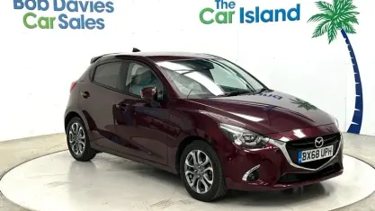 Używany Mazda 2 Inclusive 116 KM (85 kW) 2018 Czerwony Hatchback