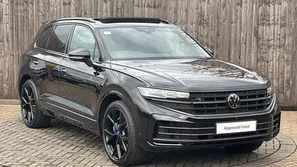 Used 2025 VW Touareg R SUV | £62,499 (Fair price)