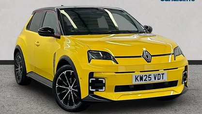 Used Renault R5 Iconic 110 kW (150 HP) 2025 Yellow/black Hatchback