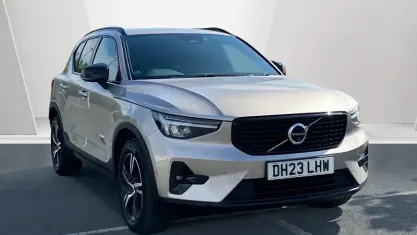 Usado Volvo XC40 Plus 163 HP (119 kW) 2026 SUV