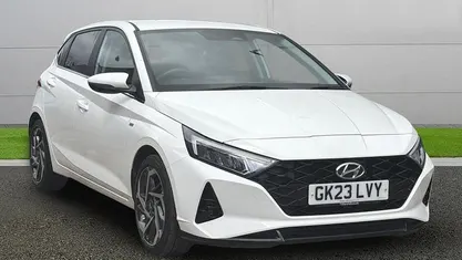 Used Hyundai i20 Premium 101 HP (74 kW) 2023 White Hatchback