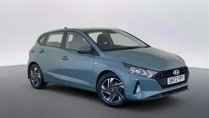 Begagnad Hyundai i20 SE 101 HK (74 kW) 2023 Grön Halvkombi