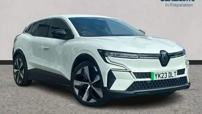 Used Renault Megane E-Tech Techno 160 kW (218 HP) 2022 White Hatchback