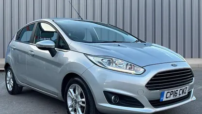 Used Ford Fiesta Zetec 75 HP (55 kW) 2016 Hatchback