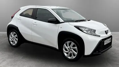Used Toyota Aygo X PURE 72 HP (52 kW) 2025 SUV