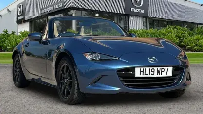 Usado Mazda MX5 Inclusive 132 HP (97 kW) 2019 Azul Cabrios