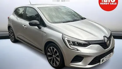 Used 2023 Renault Clio V Evolution Hatchback | £12,999 (Fair price)