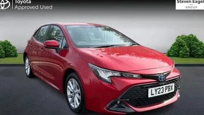 Used Toyota Corolla 140 HP (102 kW) 2023 Red Hatchback