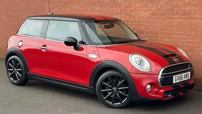 Used Mini Cooper S Hatch 192 HP (141 kW) 2017 Red Hatchback
