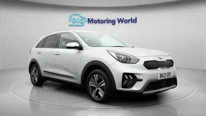 Używany Kia Niro 141 KM (103 kW) 2021 Srebrny SUV