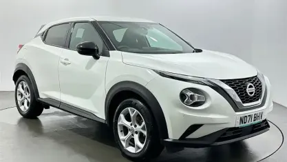 Used Nissan Juke N-Connecta 114 HP (83 kW) 2021 White SUV