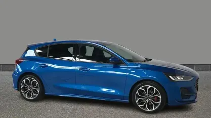 Used Ford Focus ST-Line X 155 HP (114 kW) 2023 Blue Hatchback