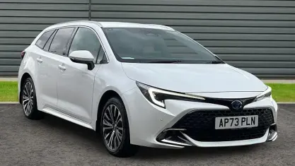 Used Toyota Corolla Design 140 HP (102 kW) 2024 White Estate
