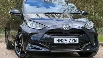 Used Toyota Yaris Hybrid 131 HP (96 kW) 2025 Black Hatchback