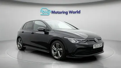 Używany VW Golf VIII R-line 150 KM (110 kW) 2023 Czarny Hatchback
