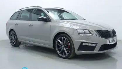 Używany Skoda Octavia vRS 184 KM (135 kW) 2019 Szary Kombi