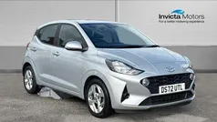 Silver metallic Used 2022 Hyundai i10 SE Hatchback | £12,000 (Fair price)