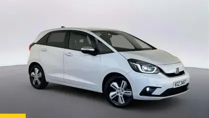 Używany Honda Jazz Hybrid 109 KM (80 kW) 2021 Biały Hatchback