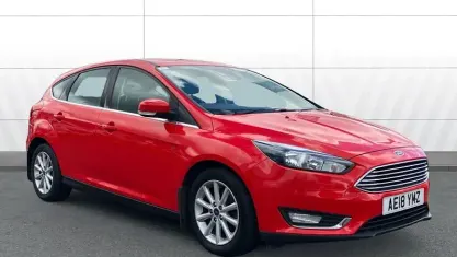 Used Ford Focus Titanium 125 HP (91 kW) 2018 Red Hatchback