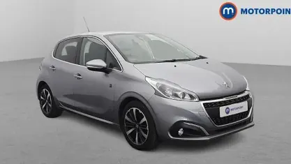 Usado Peugeot 208 82 CV (60 kW) 2019 Gris Utilitario