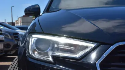 Usado Audi A3 Sportback Design 116 CV (85 kW) 2017 Negro Utilitario