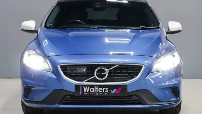 Used Volvo V40 R-Design Pro 152 HP (111 kW) 2018 Blue Hatchback