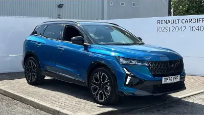 Used Renault Austral Techno Esprit Alpine 200 HP (147 kW) 2025 Twotone metallic naxos blue with diamond black SUV
