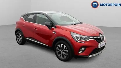 Red/black Used 2020 Renault Captur Version S SUV | £13,149 (Fair price)