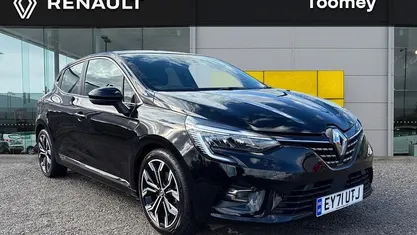 Begagnad Renault Clio V Version S 140 HK (102 kW) 2022 Svart Halvkombi