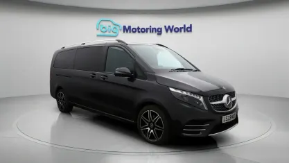 Used Mercedes V300 AMG line 237 HP (174 kW) 2023 Grey MPV