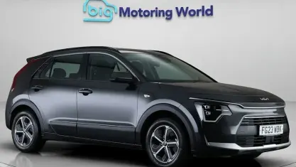 Używany Kia Niro 141 KM (103 kW) 2023 Szary SUV