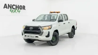 Used Toyota HiLux Active 150 HP (110 kW) 2021 White Pickup