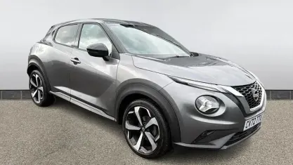 Usado Nissan Juke Tekna 114 CV (83 kW) 2022 Gris SUV