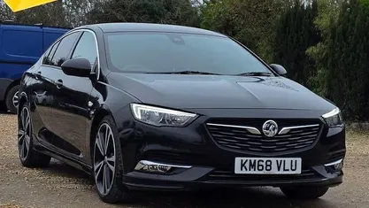 Used Vauxhall Insignia SRi 200 HP (147 kW) 2019 Black Hatchback