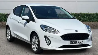 Used Ford Fiesta Zetec 86 HP (63 kW) 2019 White Hatchback