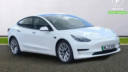 Used Tesla Model 3 Standard Range 180 kW (245 HP) 2021 White Sedan