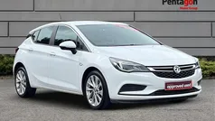 White Used 2017 Vauxhall Astra Hatchback | £6,383 (Fair price)