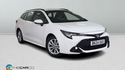 Used Toyota Corolla 140 HP (102 kW) 2024 White Estate
