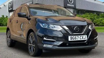 Usado Nissan Qashqai N-Connecta 116 HP (85 kW) 2017 Preto SUV