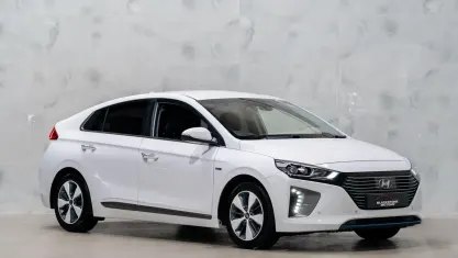 Used Hyundai Ioniq Premium SE 141 HP (103 kW) 2018 White Hatchback