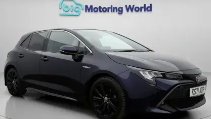 Begagnad Toyota Corolla Design 122 HK (89 kW) 2022 Halvkombi