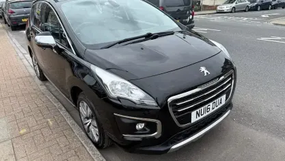 Used Peugeot 3008 Active 120 HP (88 kW) 2016 Black Estate